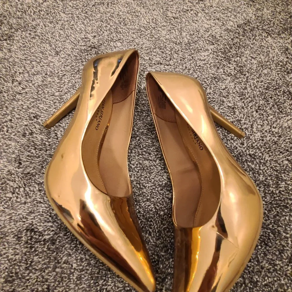 Gold Women's Heels 7.5 - Picture 3 of 5